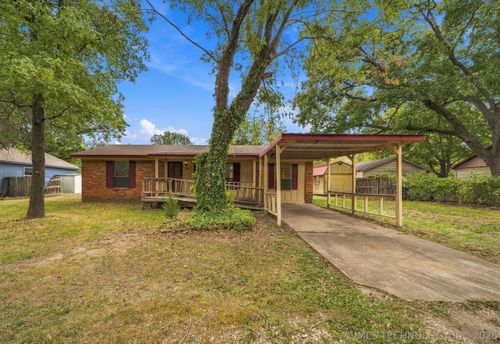 205 Ragan St, Henryetta, OK, 74437-5302 | Card Image