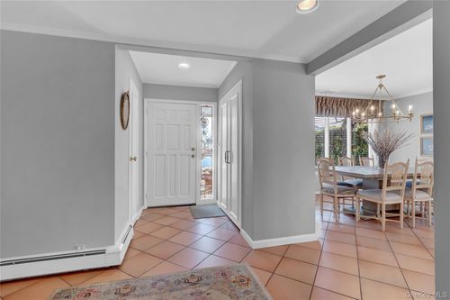 1993 Lowell Ln, Merrick, NY, 11566-5214 | Card Image