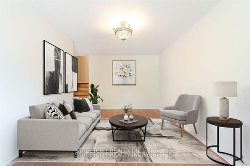 20 Fairchild Cres, London, ON, N6E3E2 | Card Image