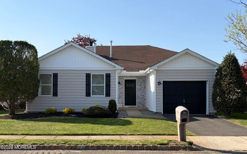 10 Suffolk Way, Marlboro, NJ, 07746-1726 | Card Image