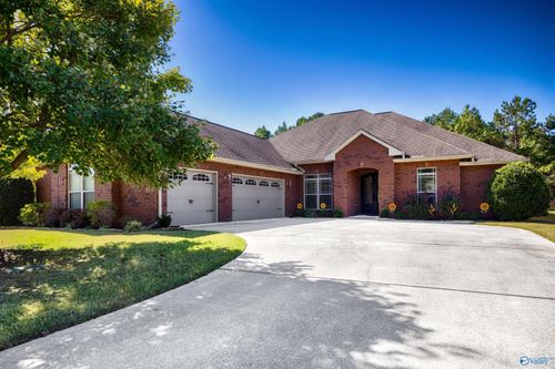 72 Walnut Cove Blvd Sw, Huntsville, AL, 35824-4027 | Card Image