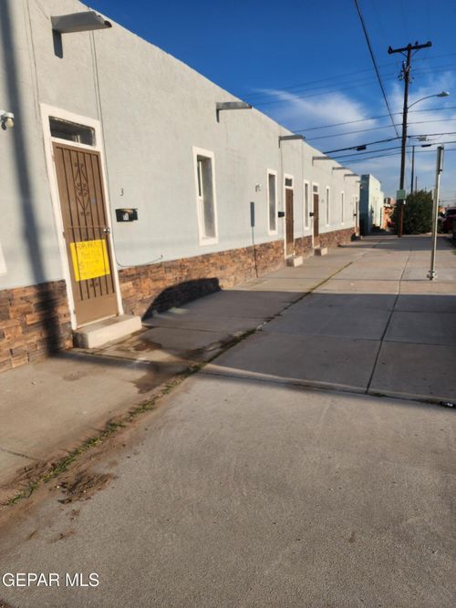 3-2300 Bassett Ave, El Paso, TX, 79901-2127 | Card Image