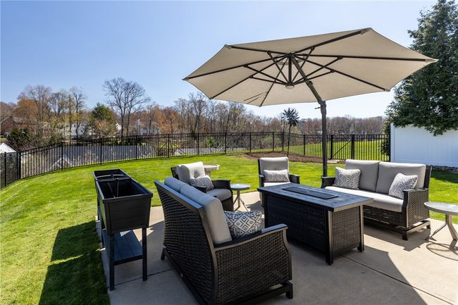 105 Summit Dr, Condo with 3 bedrooms, 2 bathrooms and 2 parking in Sewickley PA | Image 24