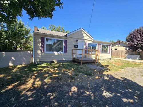 607 S 6th Ave, Kelso, WA, 98626-2525 | Card Image