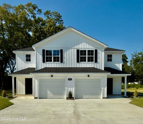 b-4371 W Pine St, Farmville, NC, 27828-1697 | Card Image