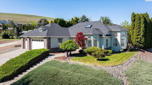 4702 S Palouse Ct, Kennewick, WA, 99337-3901 | Card Image