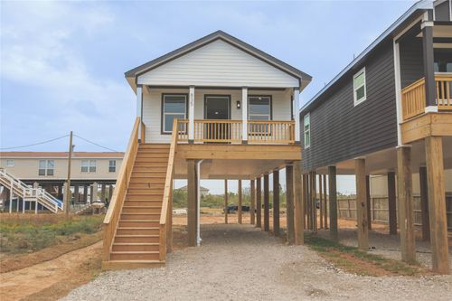 835 22nd St, San Leon, TX, 77539-7203 | Card Image