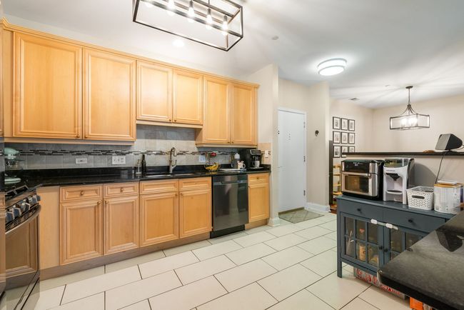 APT-102 - 620 Mchenry Rd, Condo with 2 bedrooms, 2 bathrooms and 1 parking in Wheeling IL | Image 11