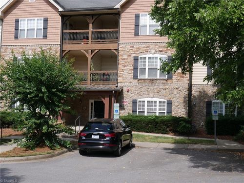1b-4762 Tatton Park Circle, Winston-Salem, NC, 27103 | Card Image