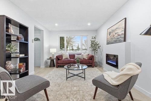 5D Callingwood Crt Nw, Edmonton, AB, T5T0H5 | Card Image