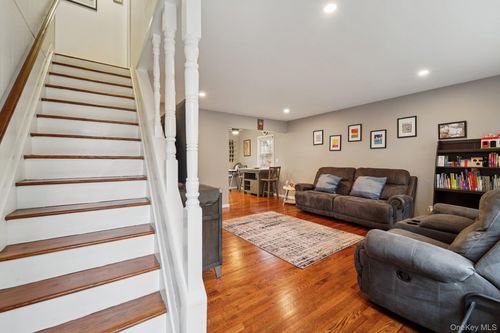 5 Orchard Ln, Nanuet, NY, 10954-3729 | Card Image