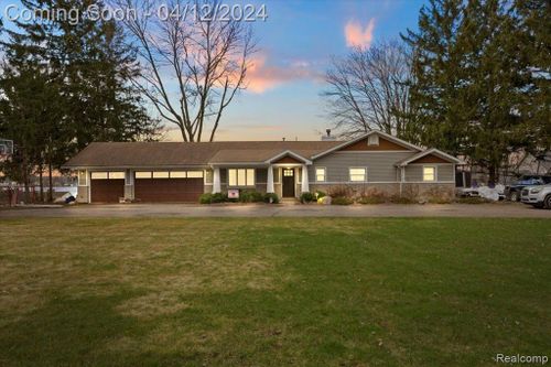 761 Hilltop Drive, White Lake Twp, MI, 48386 | Card Image