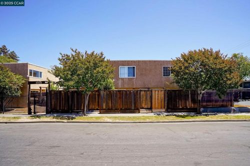 apt-8-1560 Pine St, Concord, CA, 94520-3489 | Card Image