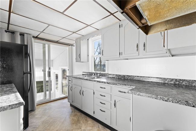 7 Plum St, House other with 3 bedrooms, 2 bathrooms and null parking in Masontown PA | Image 19