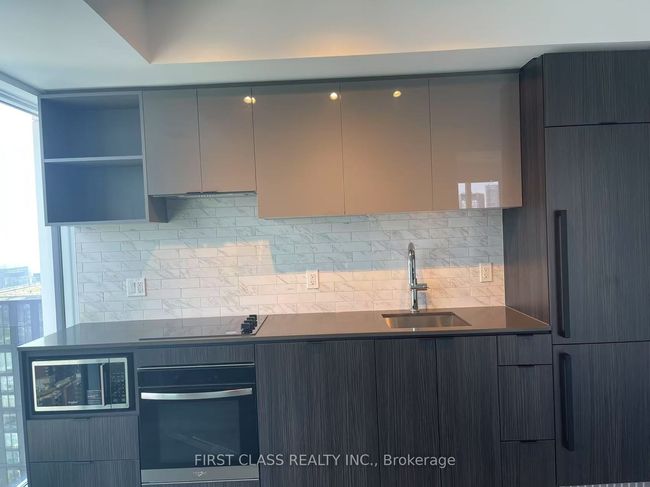 5006 - 252 Church St, Condo with 2 bedrooms, 1 bathrooms and null parking in Toronto ON | Image 9