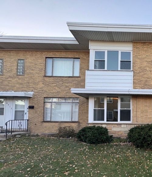 b-4912 Crain St, Skokie, IL, 60077-5450 | Card Image