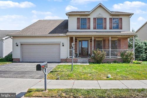 8 Sycamore Ct, Littlestown, PA, 17340-9238 | Card Image
