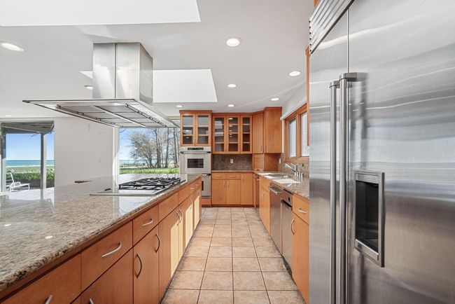 7515 N Beach Drive, House other with 4 bedrooms, 4 bathrooms and null parking in Fox Point WI | Image 14