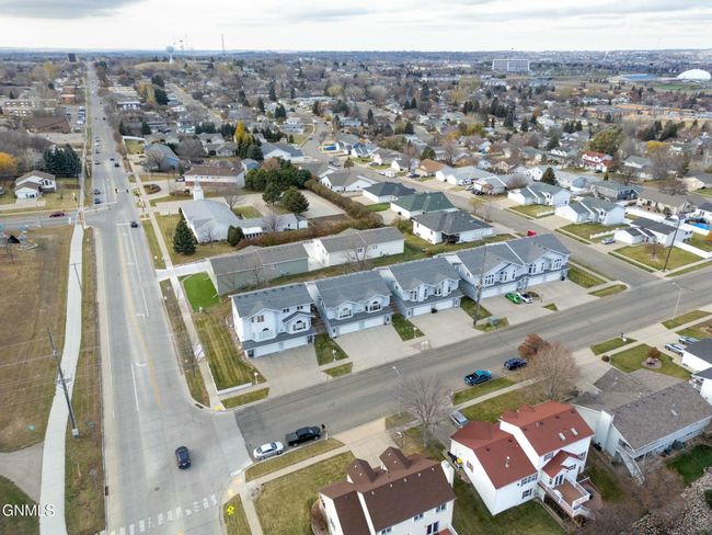 1720 N 26 Th St, Condo with 3 bedrooms, 2 bathrooms and null parking in Bismarck ND | Image 8