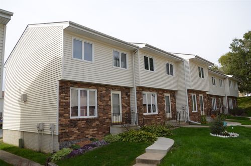 46-238 Holiday Cir, West Des Moines, IA, 50265-8206 | Card Image