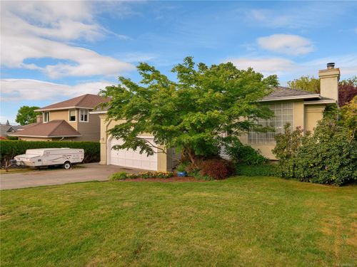 2635 Seymour Pl, Campbell River, BC, V9H1S3 | Card Image