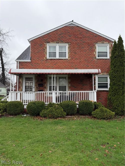 654 E 240th St, Euclid, OH, 44123-2368 | Card Image