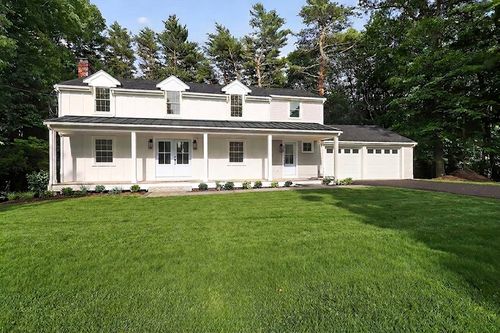 15 Pioneer Rd, Hingham, MA, 02043-3618 | Card Image