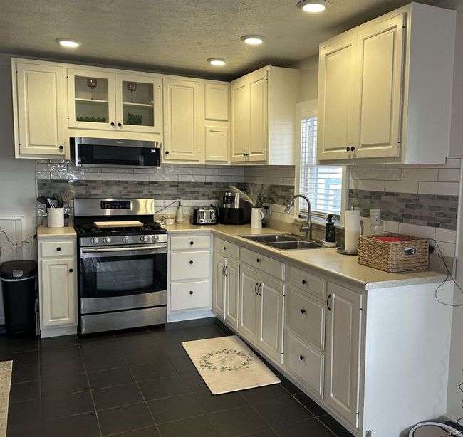 209 E Summit St, House other with 2 bedrooms, 1 bathrooms and null parking in Delphi IN | Image 5