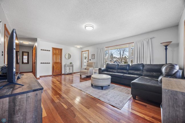 Living Room | Image 11
