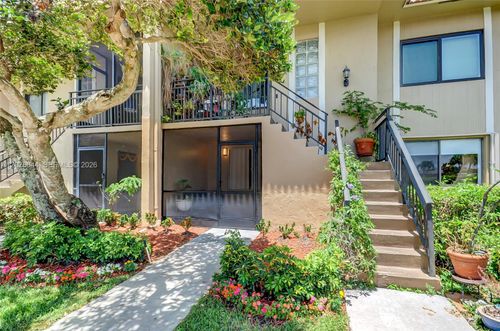 105-302 Lakeview Dr, Weston, FL, 33326-1313 | Card Image