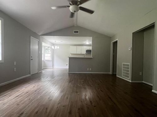 92 Sparrow Way, Beaumont, TX, 77707 | Card Image