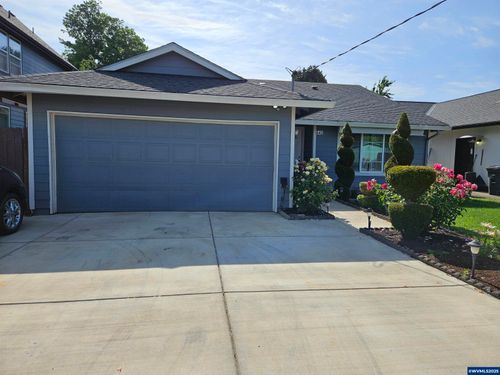 642 Leasure St, Woodburn, OR, 97071-4220 | Card Image