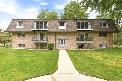 203 Provincial Ct, Saginaw, MI, 48638-6137 | Card Image
