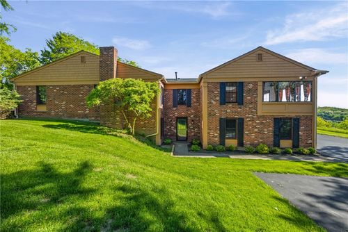 28 Beacon Hl, Fairport, NY, 14450-3365 | Card Image