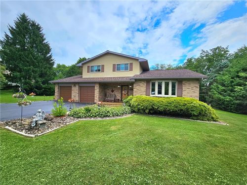 15 Pineview Ests, West Newton, PA, 15089-3068 | Card Image