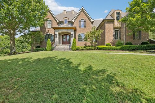 9256 Wardley Park Ln, Brentwood, TN, 37027-4465 | Card Image