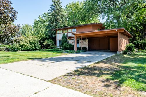 2211 Lakeshore Dr, Saint Joseph, MI, 49085-1840 | Card Image