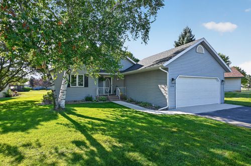 1258 Westbrook Cir, Alexandria, MN, 56308-5294 | Card Image