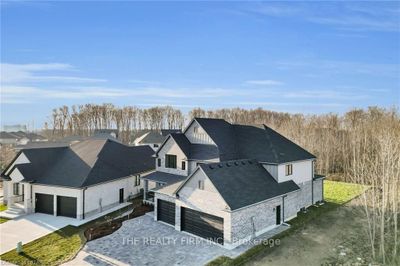 948 Eagletrace Dr, House other with 4 bedrooms, 5 bathrooms and 8 parking in London ON | Image 1