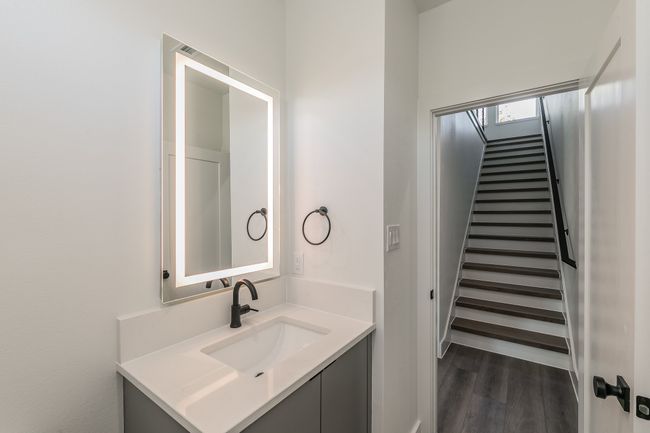 104 - 2210 Shea Rd, Condo with 2 bedrooms, 3 bathrooms and null parking in Dallas TX | Image 8