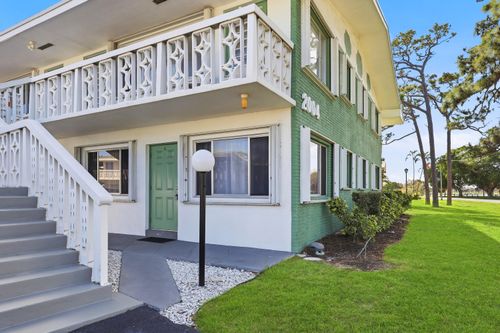 1-2004 Lake Osborne Dr, Lake Worth Beach, FL, 33461-5690 | Card Image