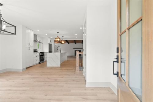 3216 Woodview Dr Se, Smyrna, GA, 30082-2419 | Card Image