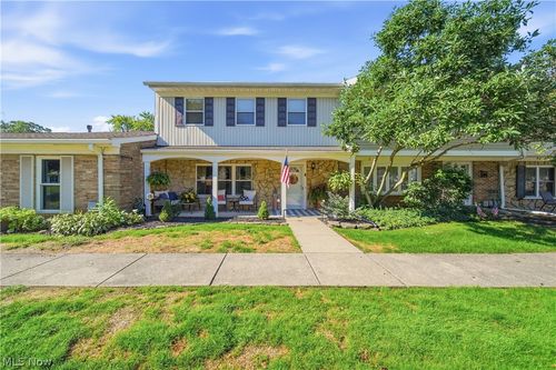 2137 Beechtree Dr, Green, OH, 44685-8825 | Card Image