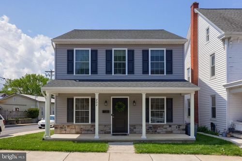 202 W Franklin St, EPHRATA, PA, 17522-1933 | Card Image