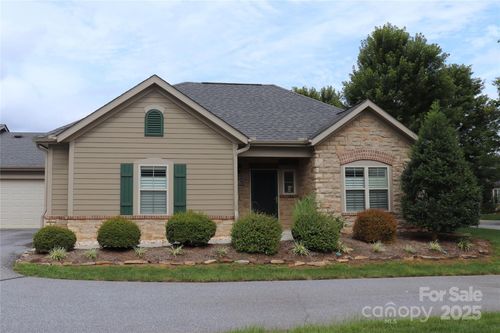 c-805C Wynnshire Dr, Hickory, NC, 28601 | Card Image