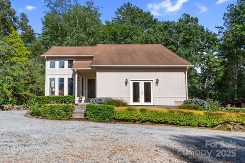 202 Merriwood Ln, Hendersonville, NC, 28791-3853 | Card Image