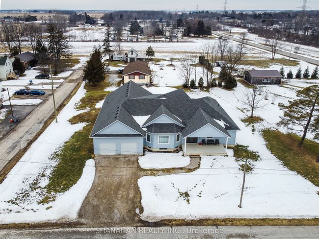 3167 Broadway St, House other with 4 bedrooms, 4 bathrooms and 4 parking in Brooke Alvinston ON | Image 47