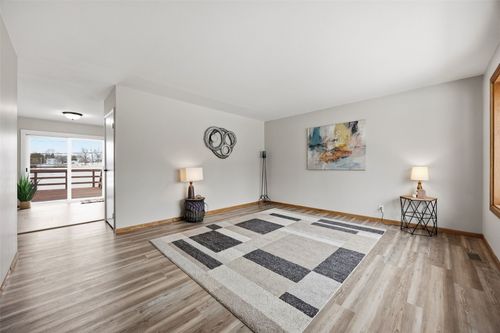 1100 18th St Nw, Cedar Rapids, IA, 52405-2237 | Card Image