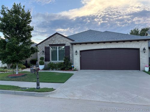 8434 S Phoenix Pl, Tulsa, OK, 74132-5600 | Card Image