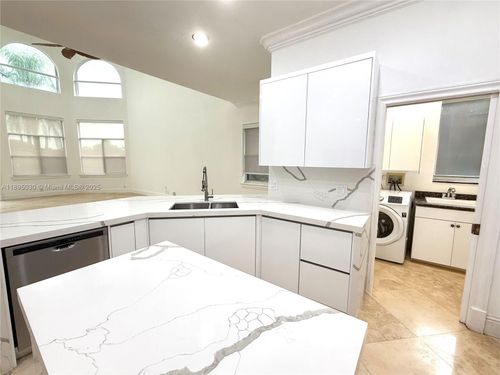 2547-2547 Montclaire Cir, Weston, FL, 33327-1429 | Card Image